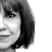 Denise Debaun headshot