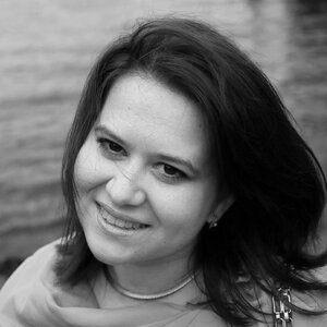 Katya Constantine headshot