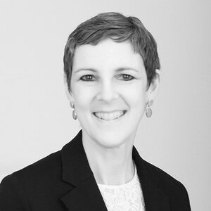 Lori Marcus headshot