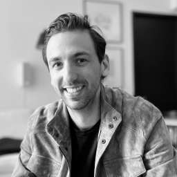 Asher von Stein headshot