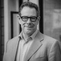 Steven Dennis headshot