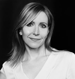 Sharon Harsa headshot